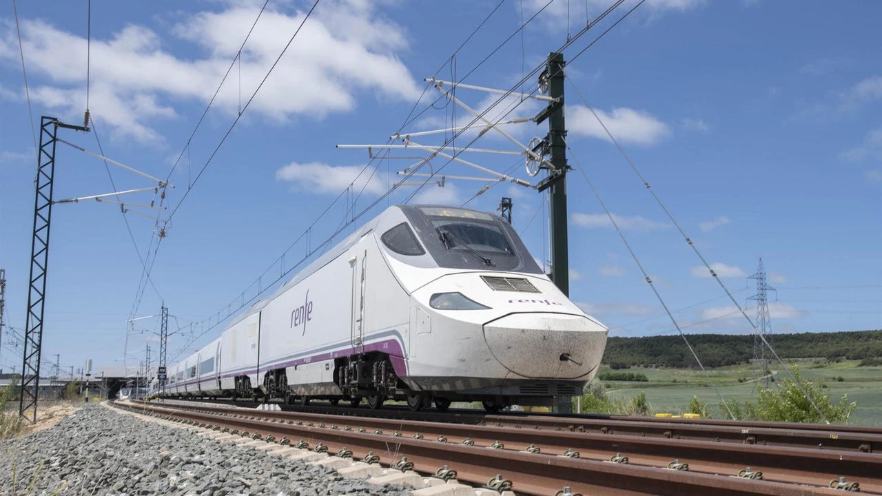 Renfe comprará 3.700 GWh de eólica a Iberdrola hasta 2035