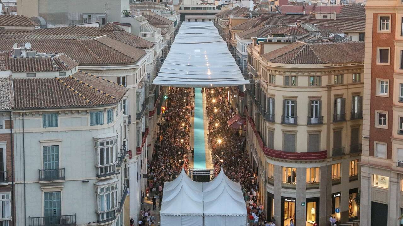 Málaga está de moda: La Pasarela Larios despliega su alfombra azul en su edición más internacional