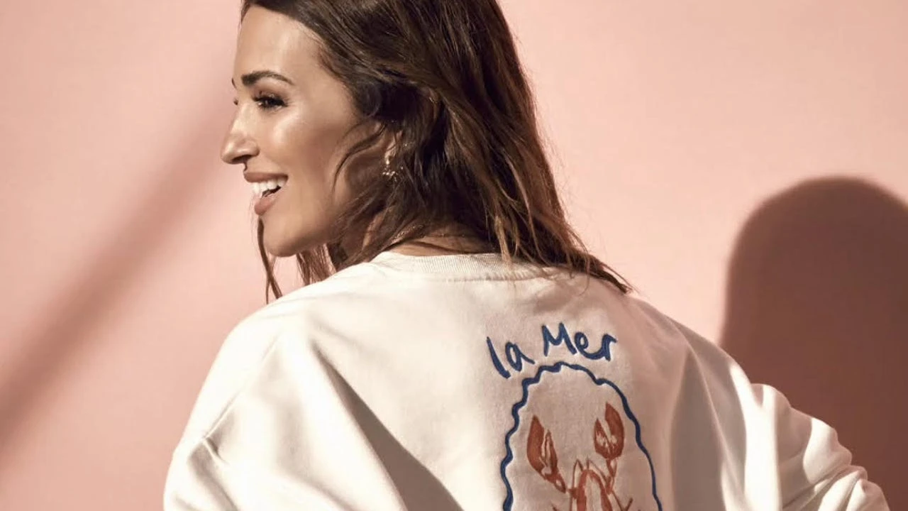La sudadera de Primark de Paula Echevarría que vamos a meter en nuestra maleta del Puente de Mayo a la playa por 12 euros