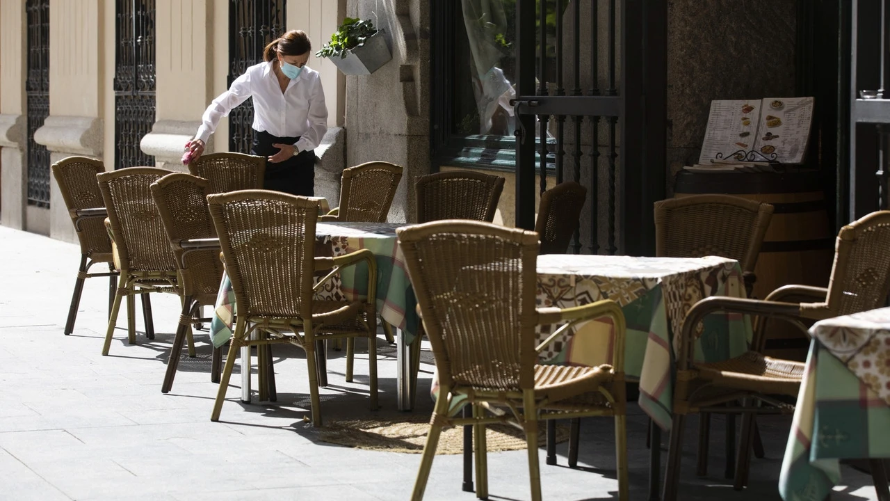 Más de un tercio de los trabajadores cobra por debajo del SMI, aunque la desigualdad salarial se redujo un 4,7 % desde 2003