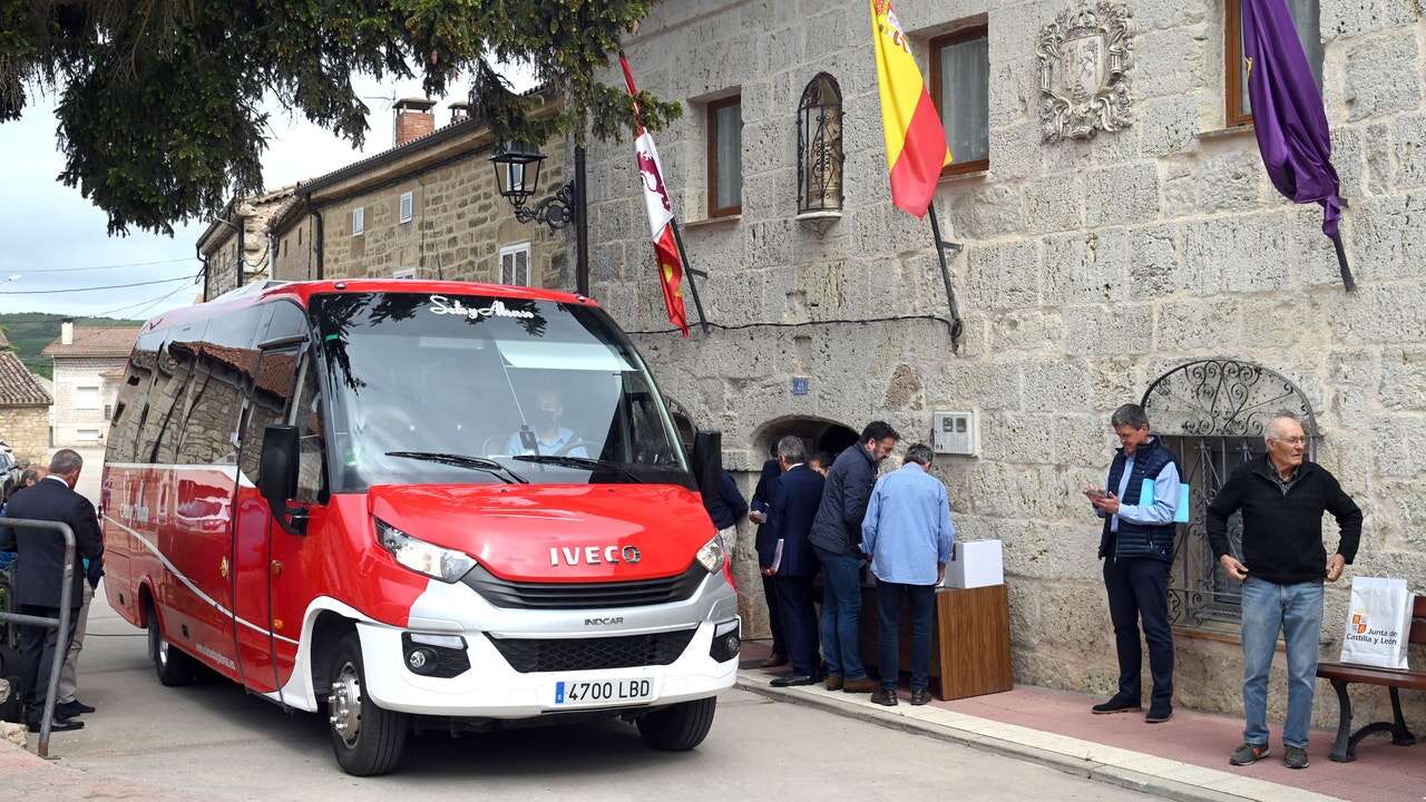 La Junta comparte con la Comisión Europea el pionero modelo de transporte a la demanda de Castilla y León