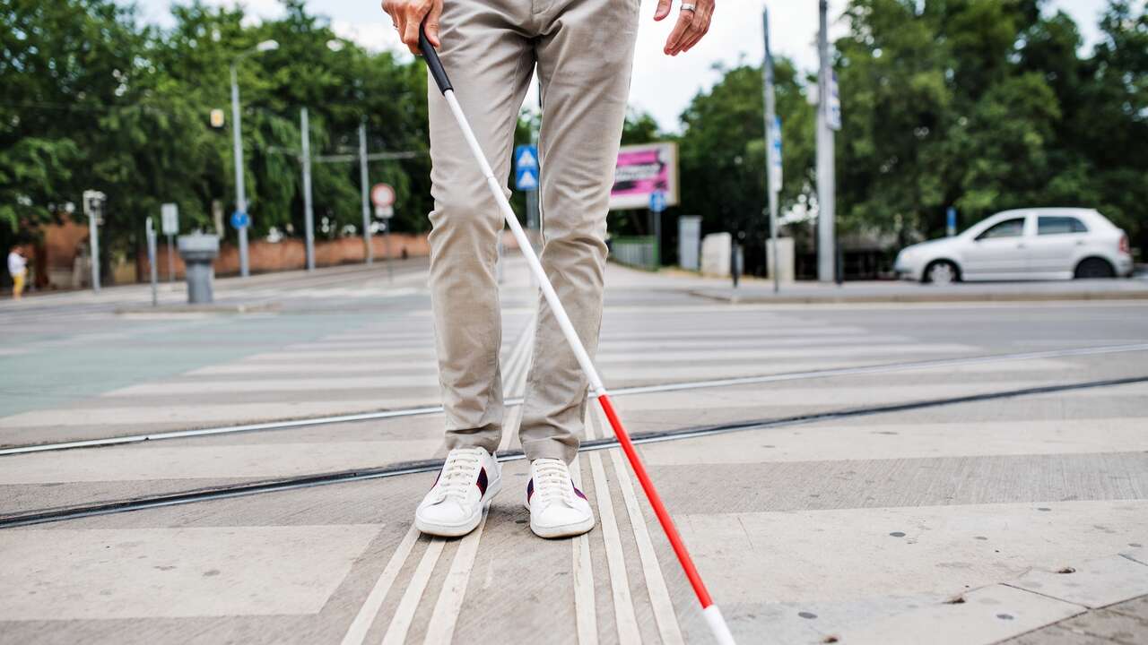 El número de dioptrías que debe tener una persona para ser considerado minusválido