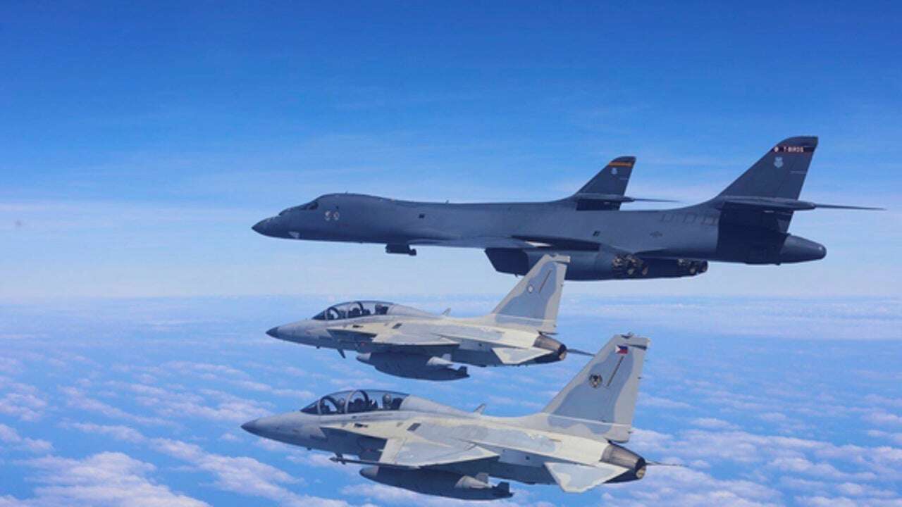 EEUU usa por primera vez bombarderos B-1 en unas maniobras en el Mar de China Meridional