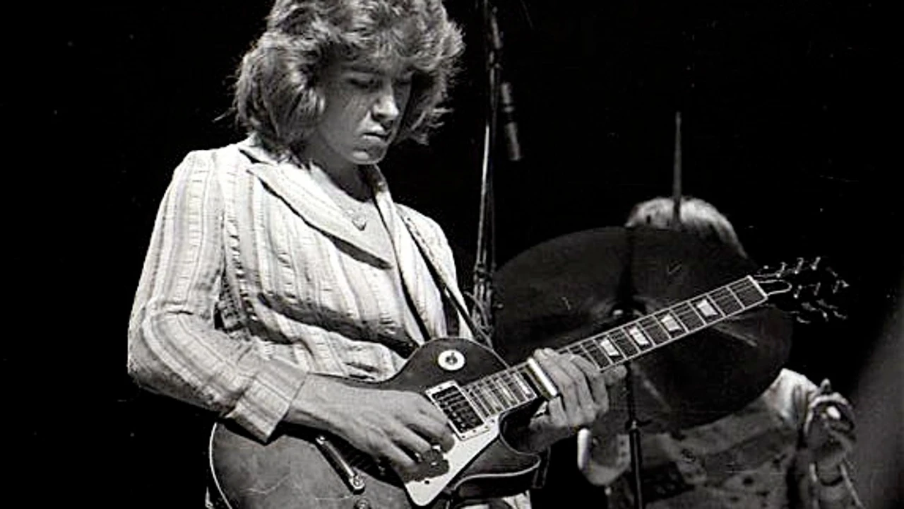 El Met expone una guitarra robada de los Rolling Stones
