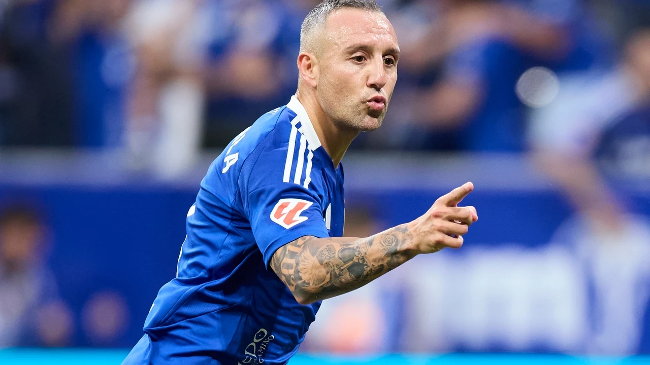 Santi Cazorla comunica dónde jugará la próxima temporada