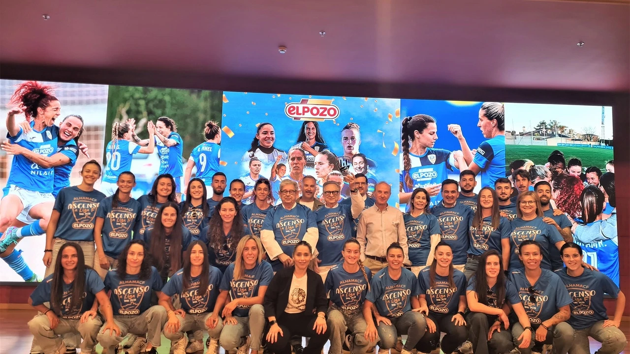 ElPozo Alimentación homenajea al Alhama Club de Fútbol ElPozo por su ascenso a Primera División