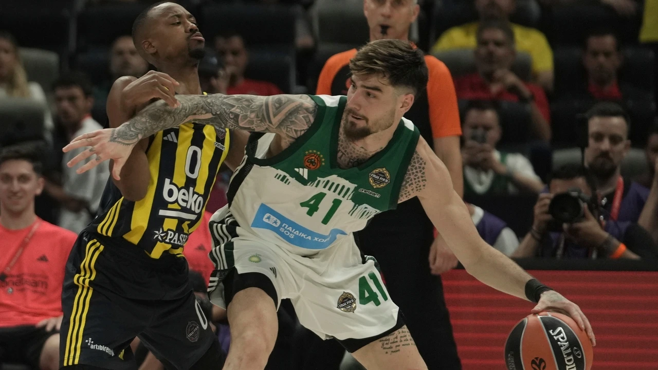 El Fenerbahçe derroca al campeón en Abu Dabi