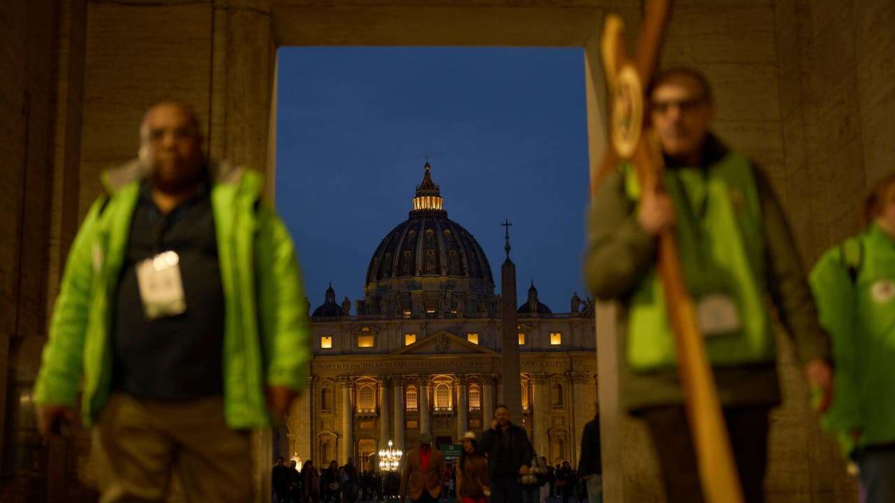 El Papa «está al mando y no deja parar a la Curia»