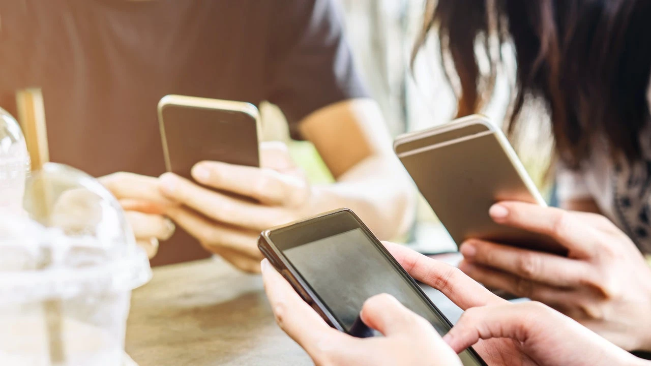 ¿Chateas en bucle por Whatsapp sobre tus problemas? Los expertos advierten de los riesgos