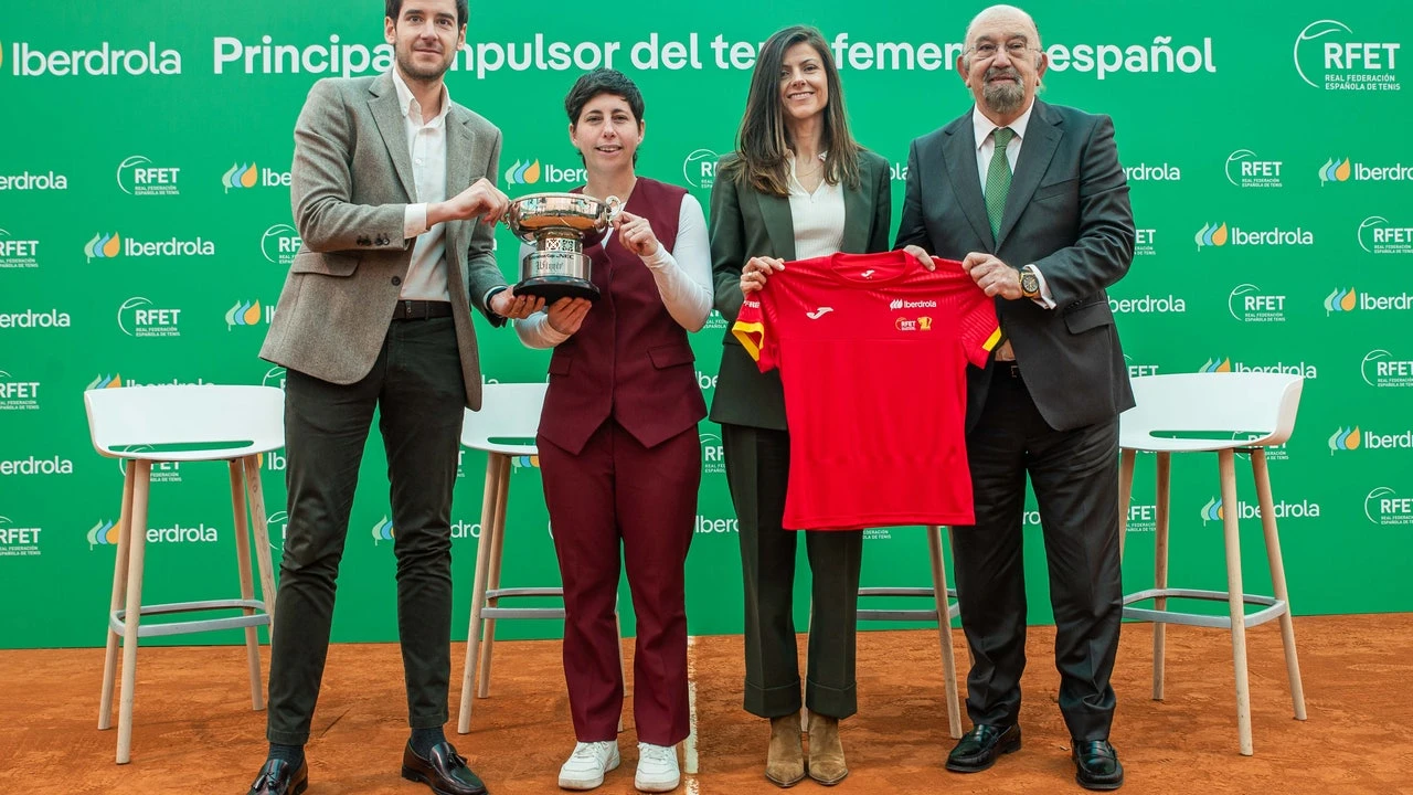 La primera lista de Carla Suárez para la BJKC, con Bouzas, Sorribes, Bucsa... Pero sin Paula Badosa