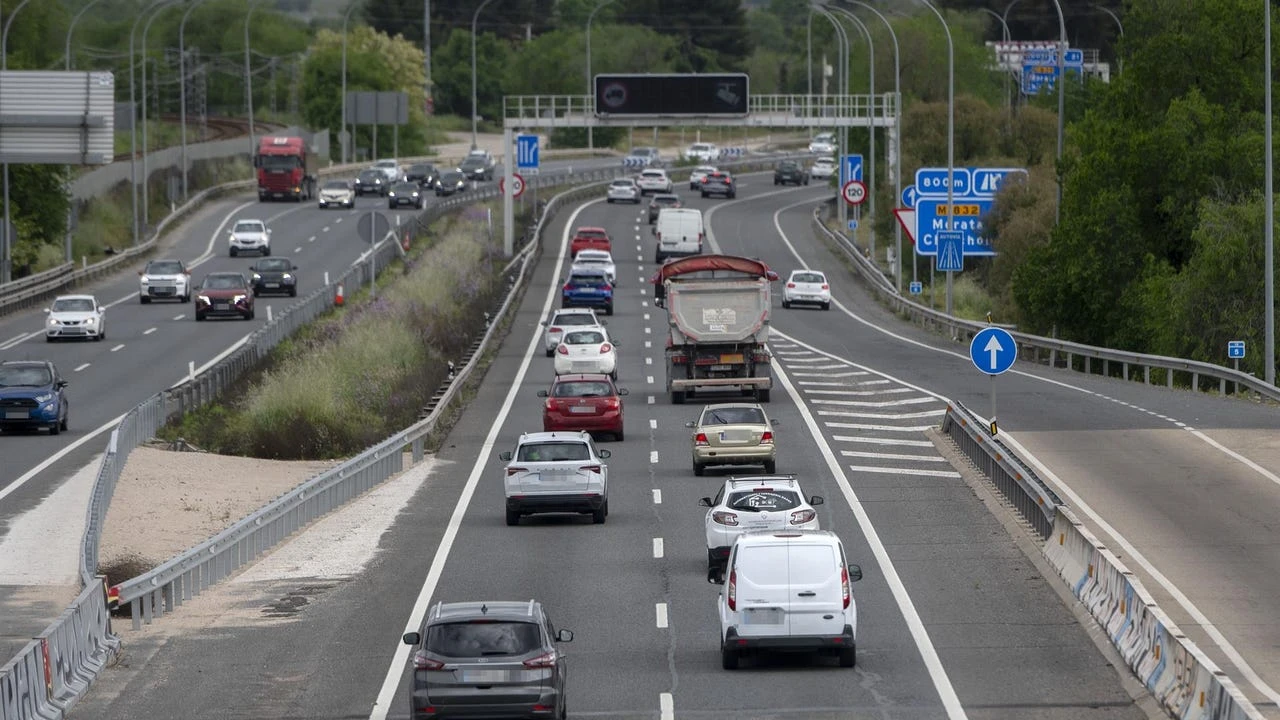 Primera operación salida del verano: 3.170 trenes, 130.000 pasajeros en coche compartido y millones de asientos en avión