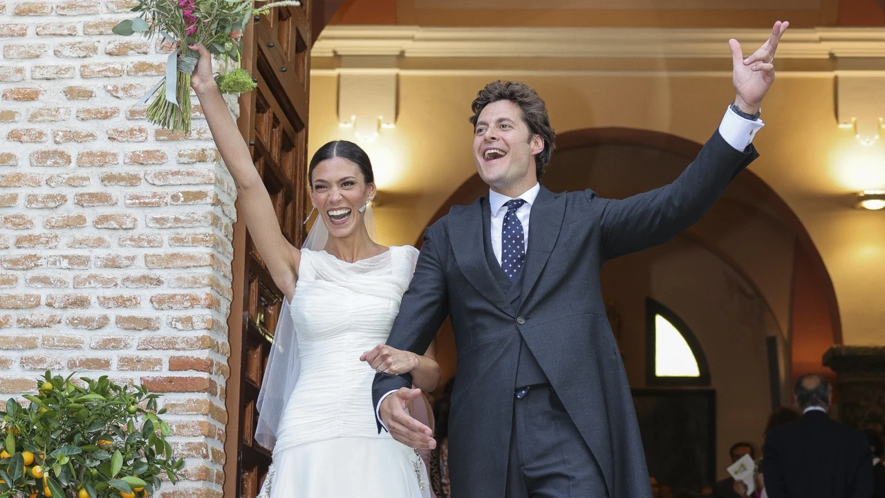 El vestido de novia de Lucía Páramo analizado al detalle: elegante, romántico y muy original