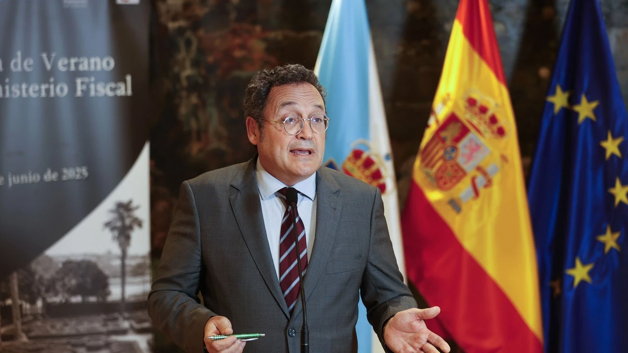 La juez levanta la imputación a periodistas por informar del caso contra el fiscal general y les cita como testigos