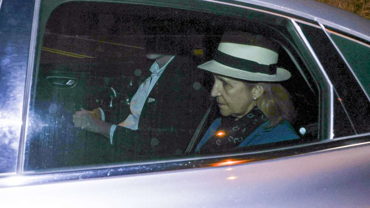 La Infanta Elena ya está en Sanxenxo para acompañar al Rey Juan Carlos en las regatas