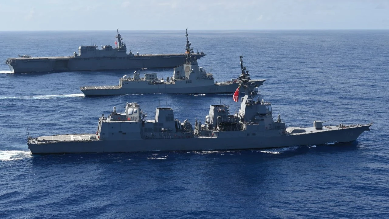 La fragata Méndez Núñez une vínculos con la Armada japonesa durante su regreso a España