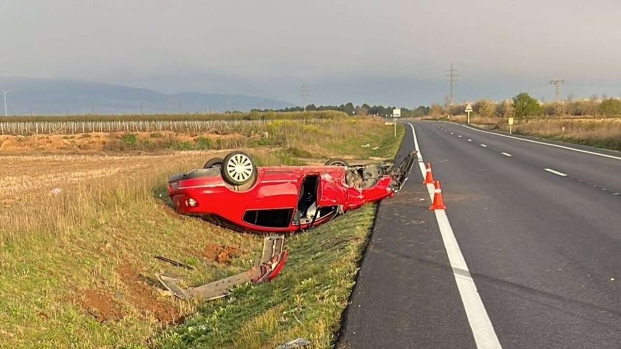 Tres heridos en una colisión entre dos vehículos en Corella (Navarra)