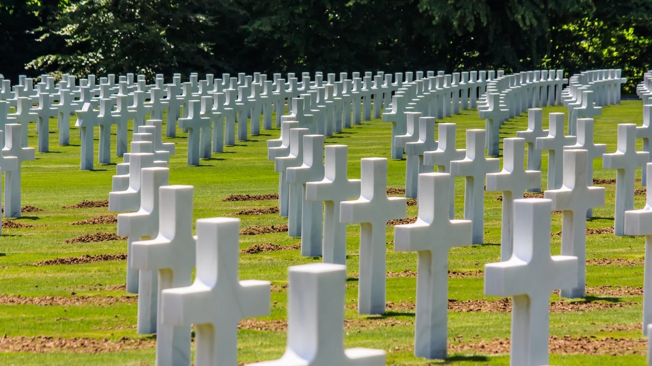Un cementerio quiere cobrar más por enterrar difuntos con sobrepeso: un 'recargo' por tumbas más 