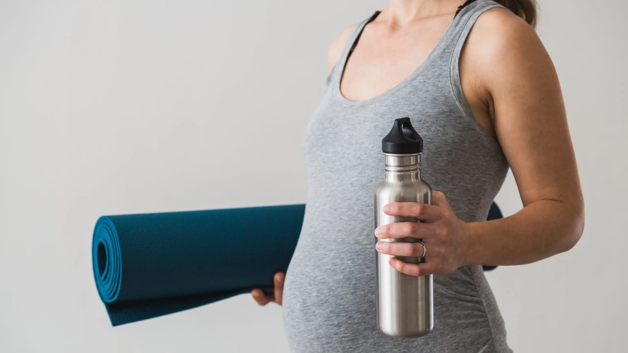 Los 10 mejores ejercicios con botellas de agua para fortalecer glúteos y piernas sin salir de casa