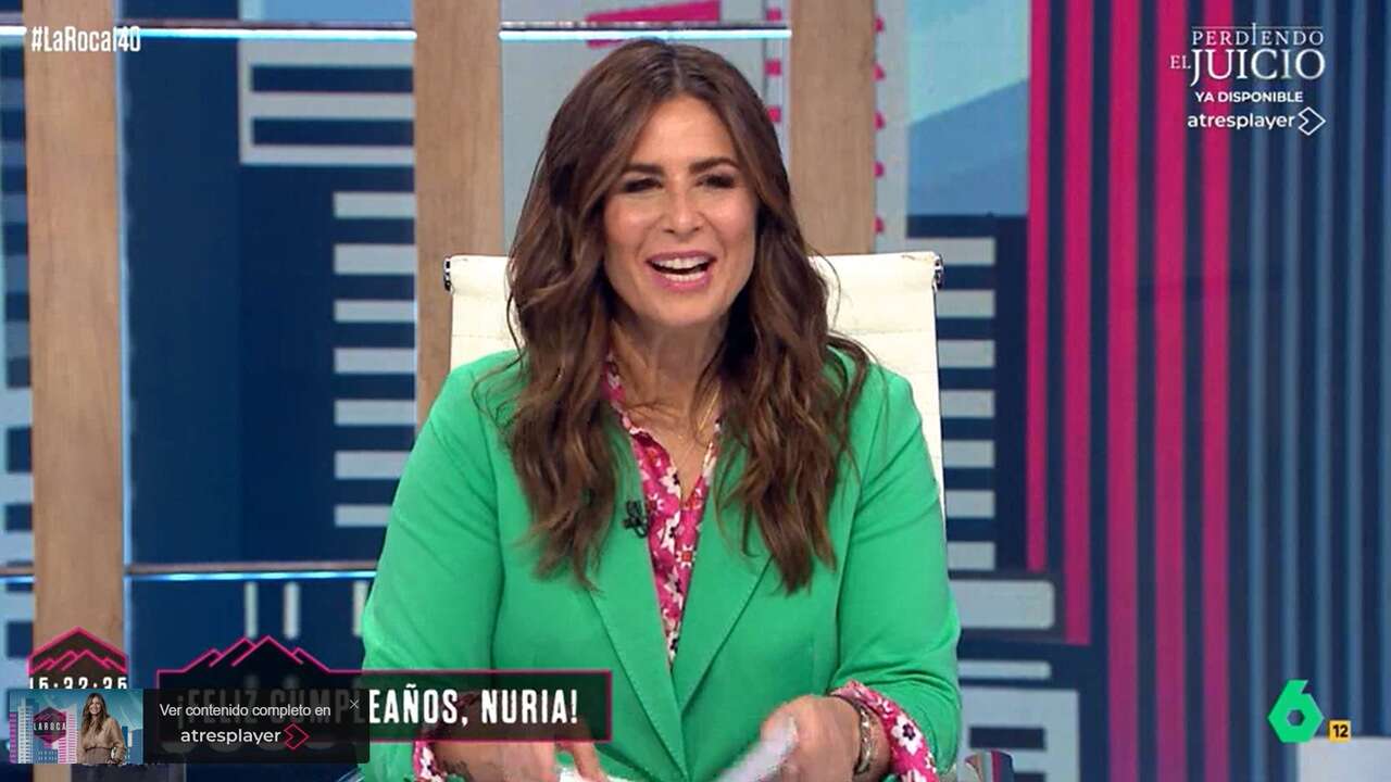 Nuria Roca cumple con humor en 