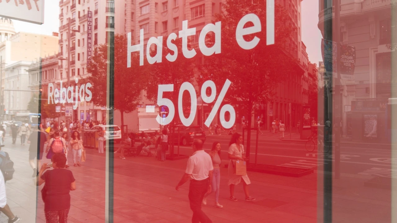 Arrancan las rebajas de verano en Zara, Mango, El Corte Inglés...: estos son los consejos que debe seguir