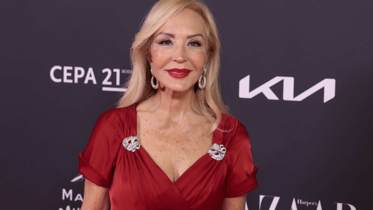 Carmen Lomana se convierte en la invitada perfecta de otoño con esta fantasía de vestido rojo de la firma española favorita de la Reina Sofía