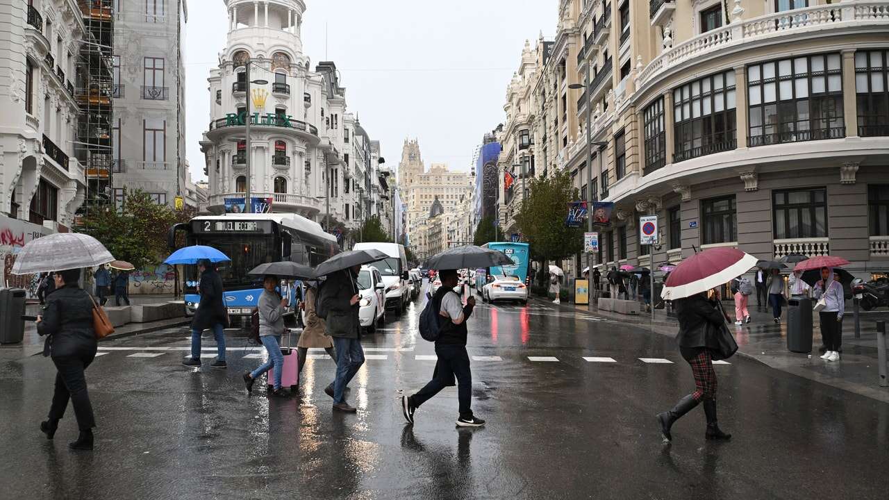 La AEMET avisa de un Día de Reyes pasado por agua: lluvia, granizo y tormentas en estas zonas