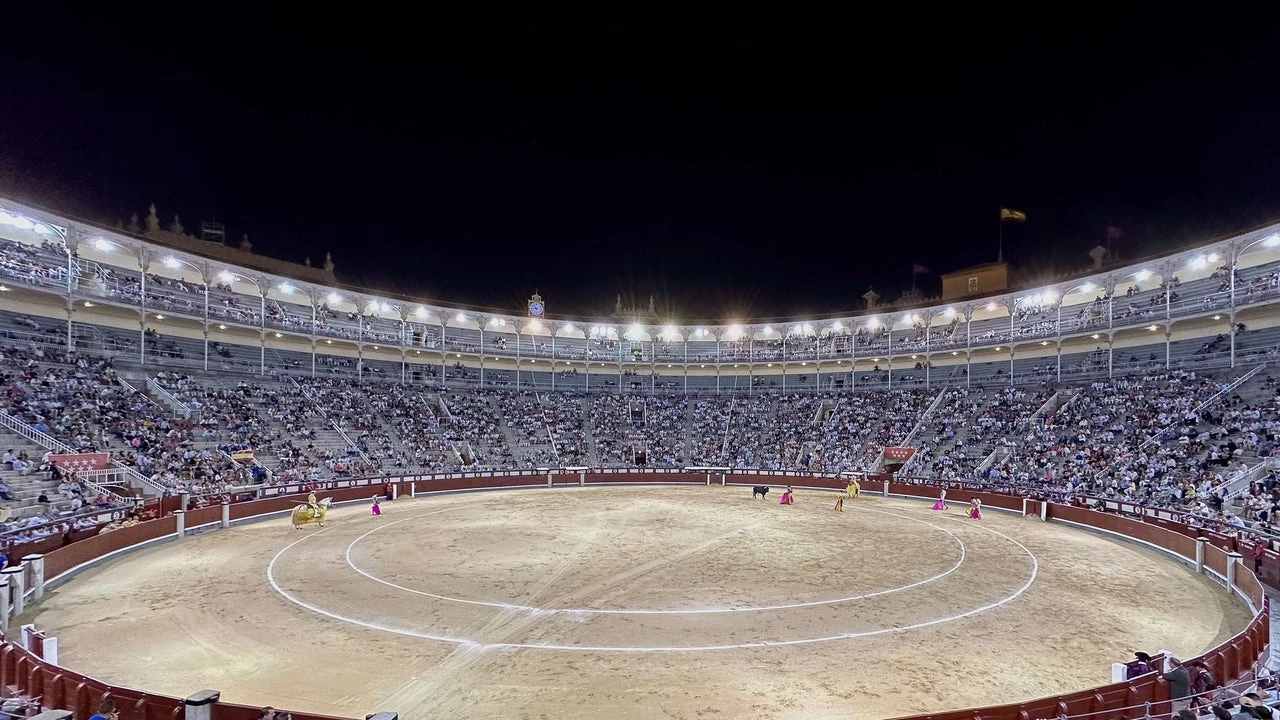 Otro récord de asistencia en Las Ventas: así triunfa la fórmula de toros, tapas y música