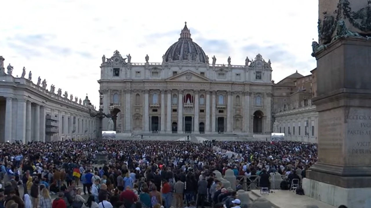 ¿Quién es el decano del Colegio Cardenalicio? El encargado de preguntar al Papa si acepta el cargo