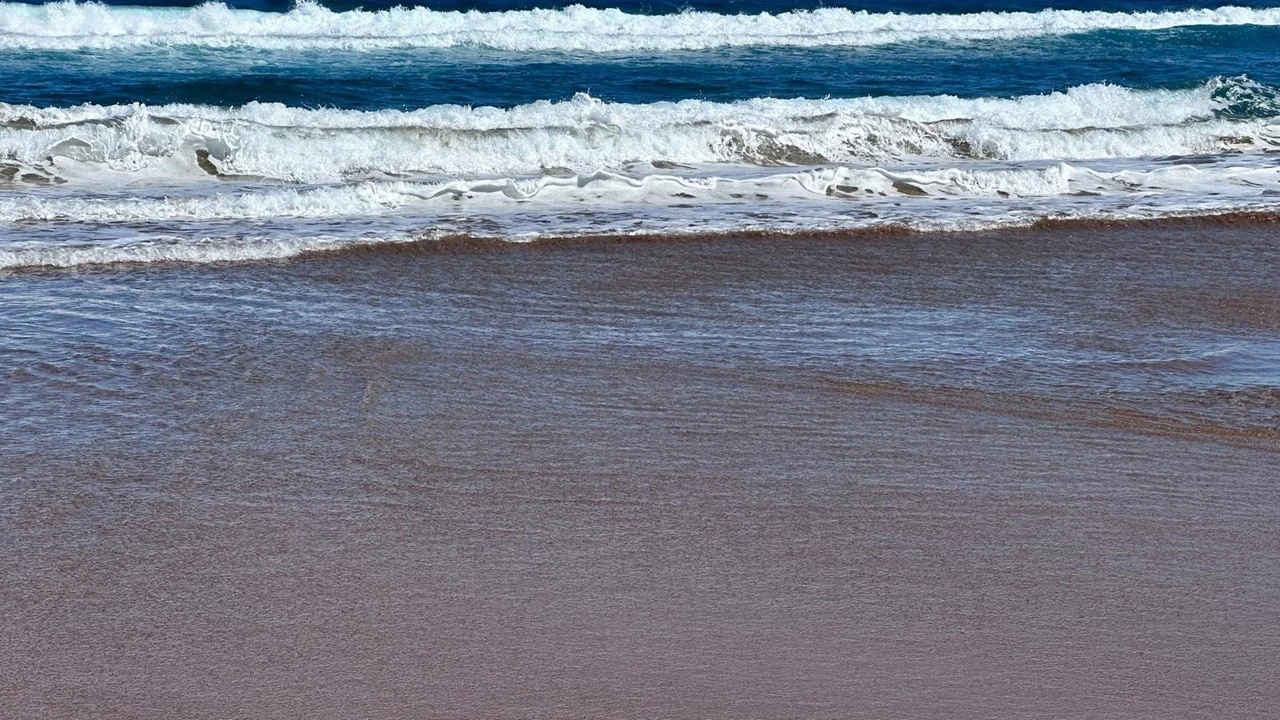 Adolescente desaparece arrastrado por el mar tras saltar sobre una colchoneta inflable y aparece muerto cuatro días después