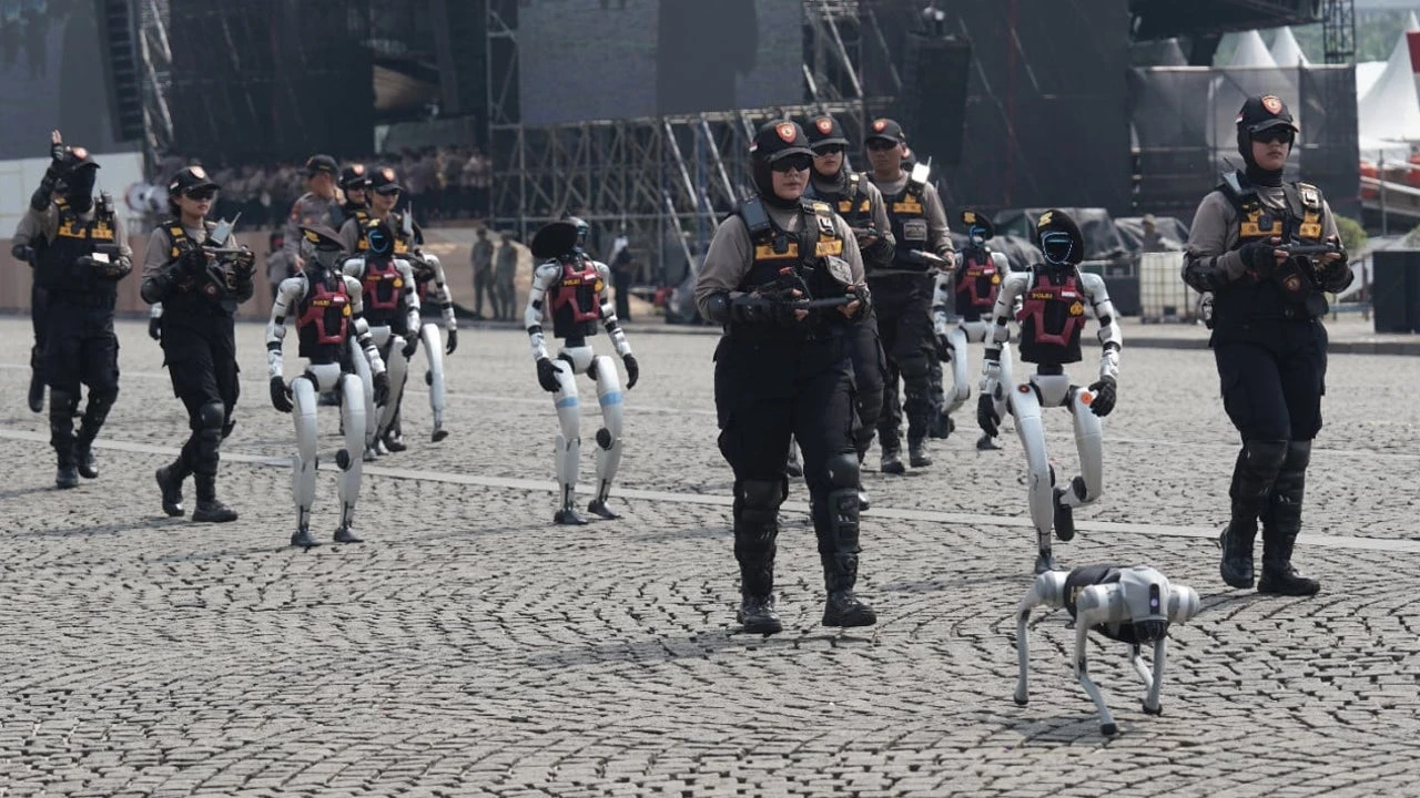 Perros autónomos y robots humanoides: así es como luchará desde ahora este país asiático contra el crimen