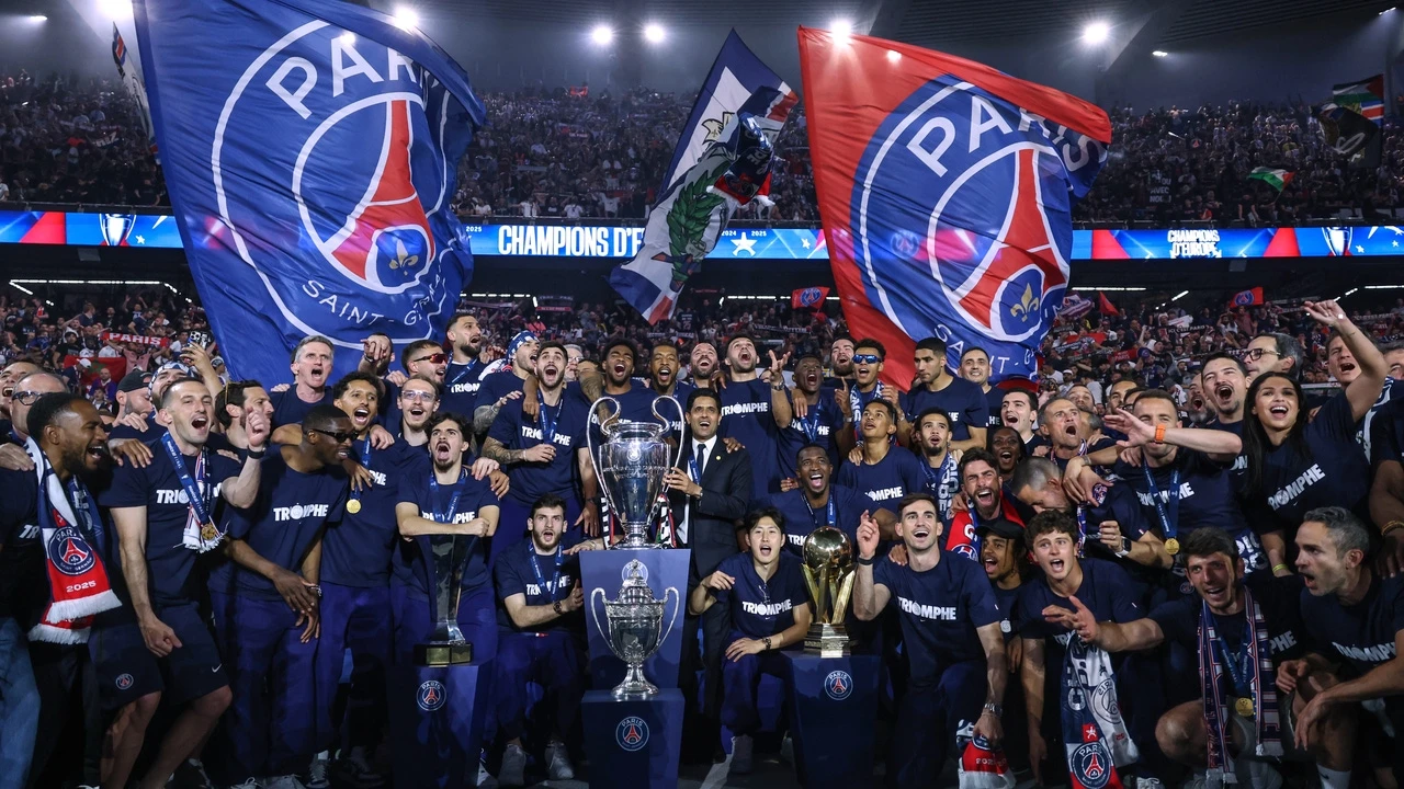 Los graves insultos de los fans del PSG a Messi y Neymar: 