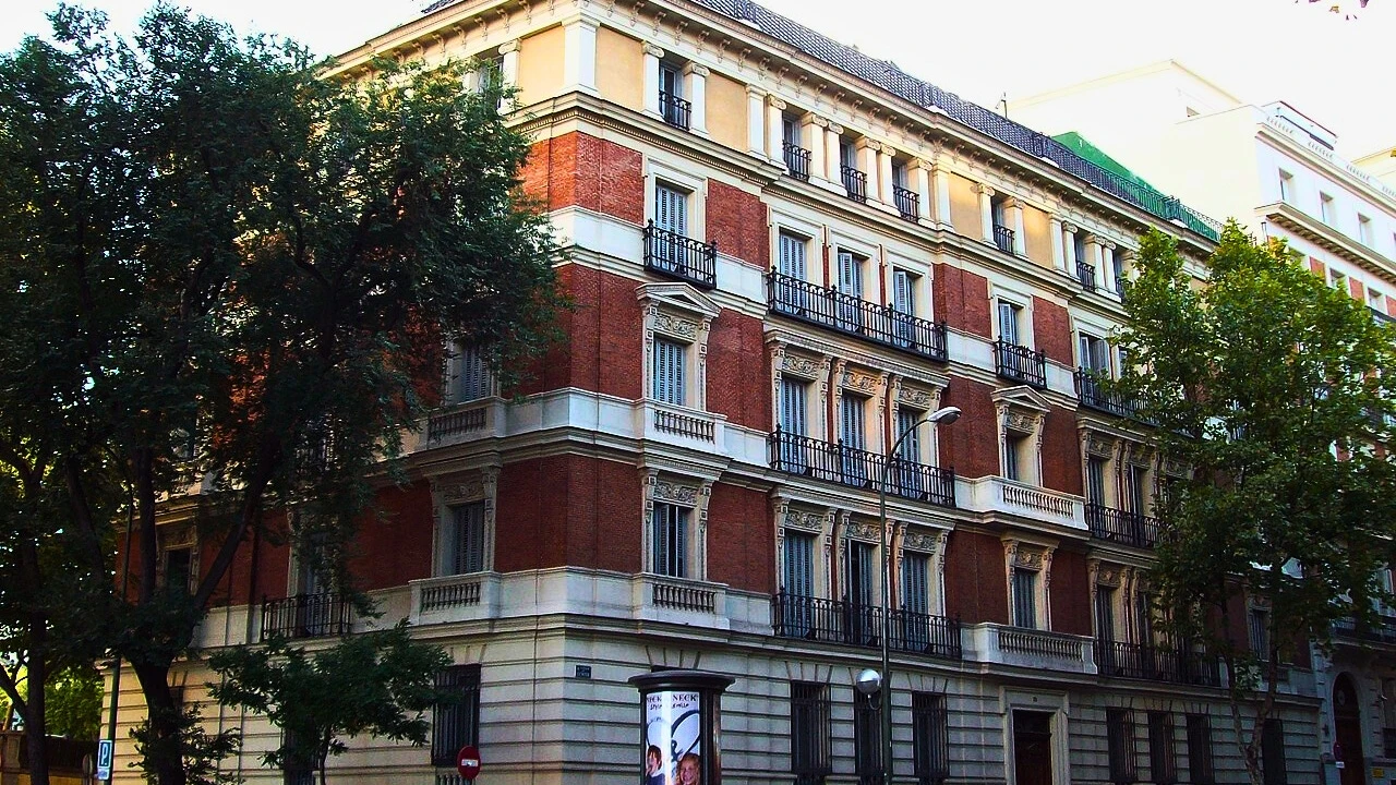 Compran el emblemático edificio de PSN en la calle Génova de Madrid para hacer viviendas de lujo
