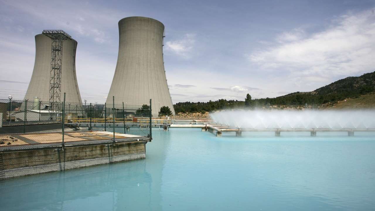 El incierto futuro del valle ante el cierre de la central nuclear de Cofrentes en 2030: 