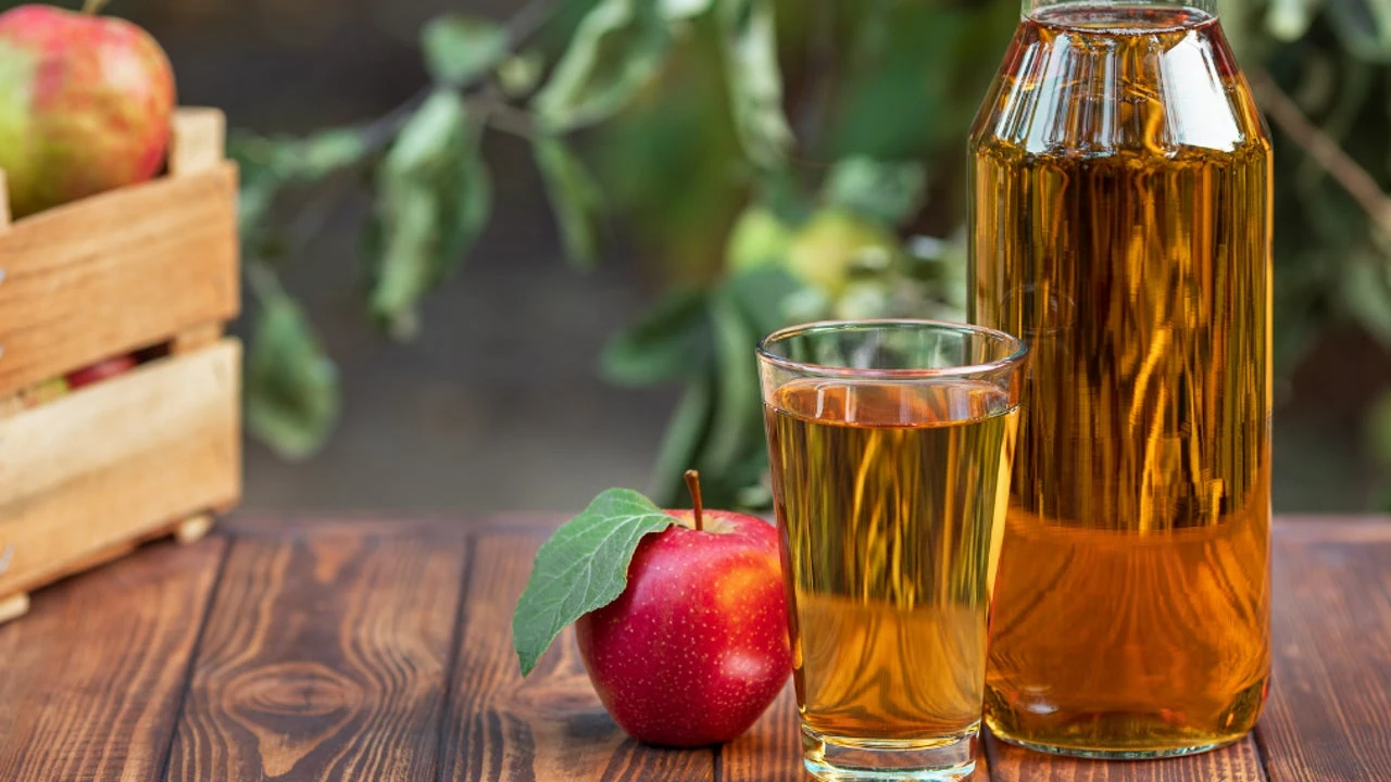 ¿Qué se mezcla con vinagre de manzana para bajar de peso? Dos recetas que funcionan