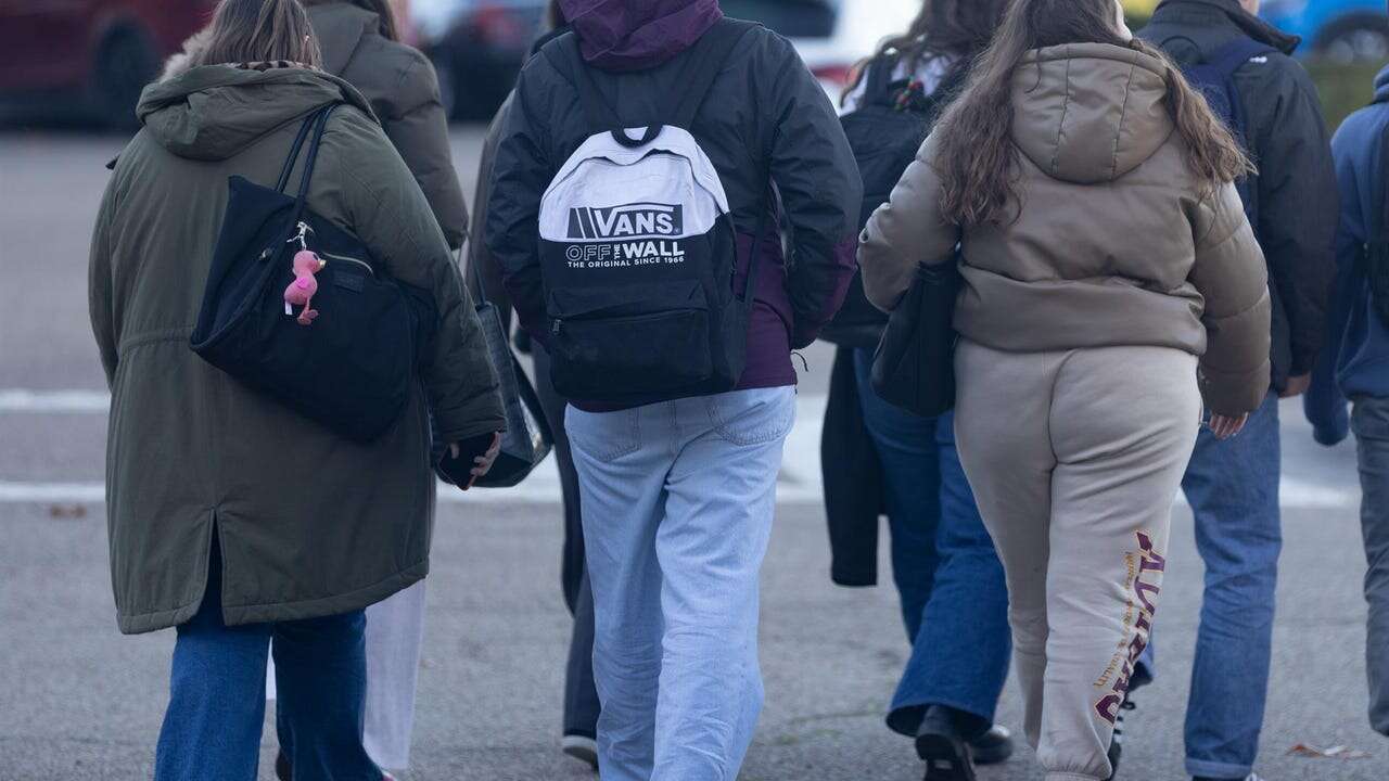 Los adolescentes comen más al final del día por los ritmos circadianos