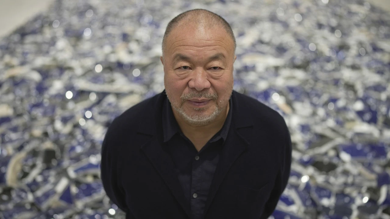 Ai Weiwei visita la primera línea del frente en Ucrania