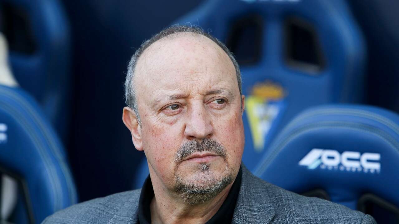 Presenta una oferta a Rafa Benítez para tratar de ganar todos los títulos