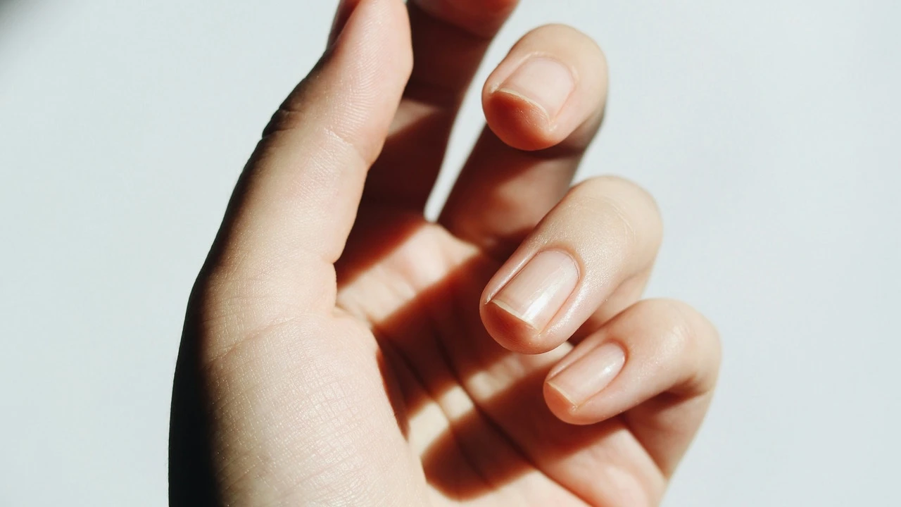 Uñas cortas: la manicura más elegante, cómoda y en tendencia este verano 2025