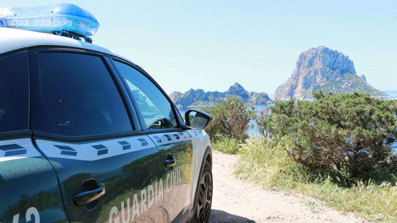 Cinco pateras, con 86 personas a bordo, han sido interceptadas a su llegada a Ibiza, Formentera y Cabrera