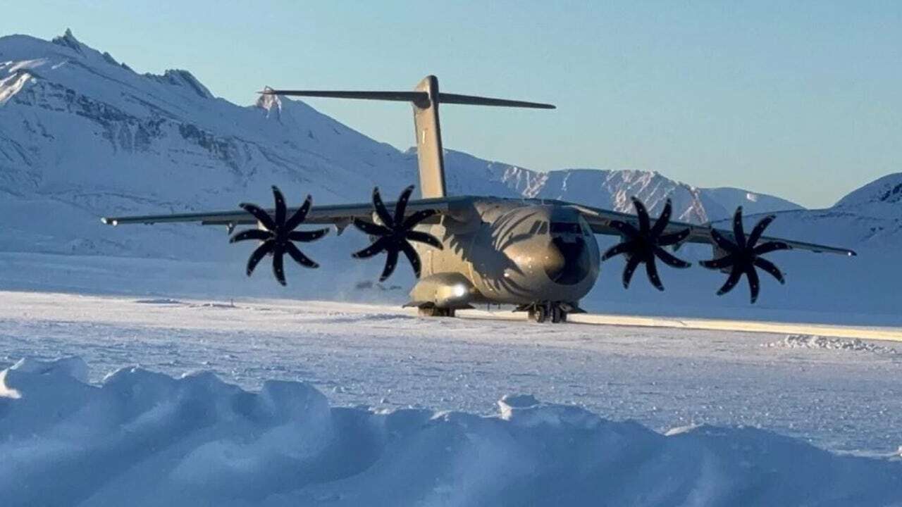 Europa y Airbus muestran músculo y prueban un avión A400M en el norte de Groenlandia