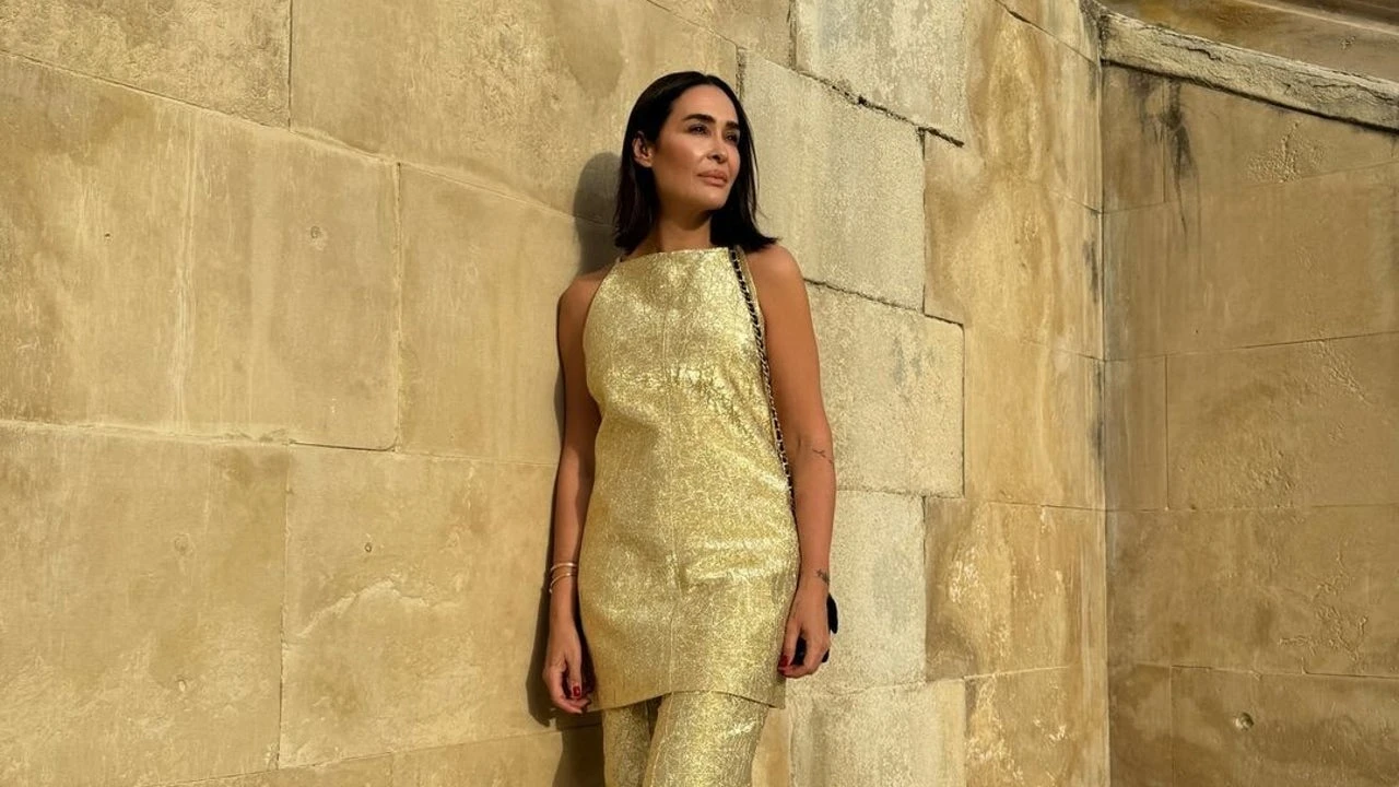 Las noches de verano están hechas para deslumbrar como Vicky Martín Berrocal con este conjunto de rebajas de Zara