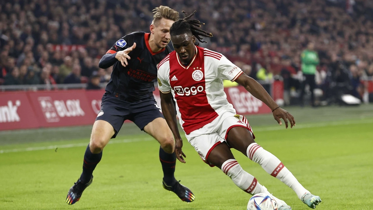 Luuk de Jong, ex de Sevilla y Barcelona, ficha por un equipo top