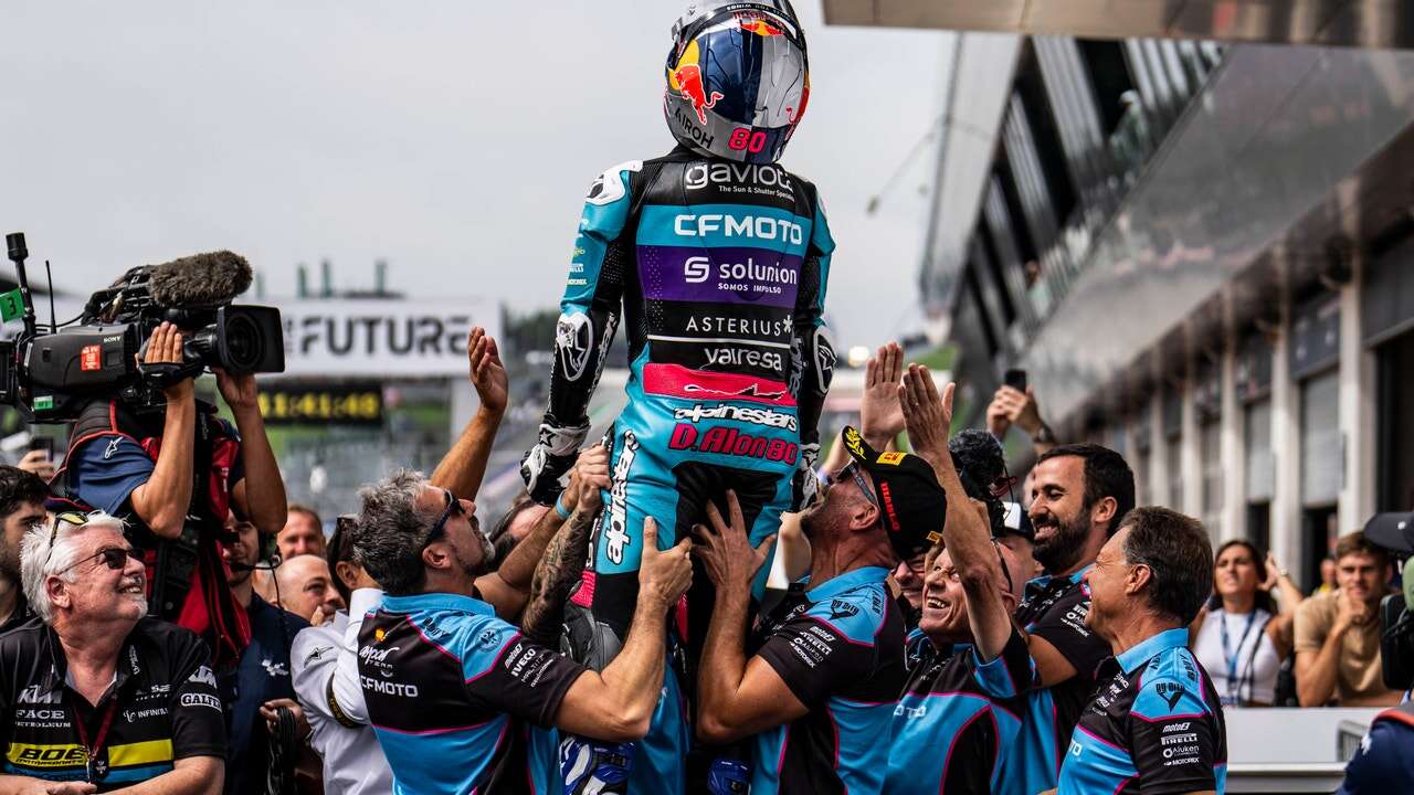 David Alonso, campeón del mundo de Moto3, tan colombiano como español