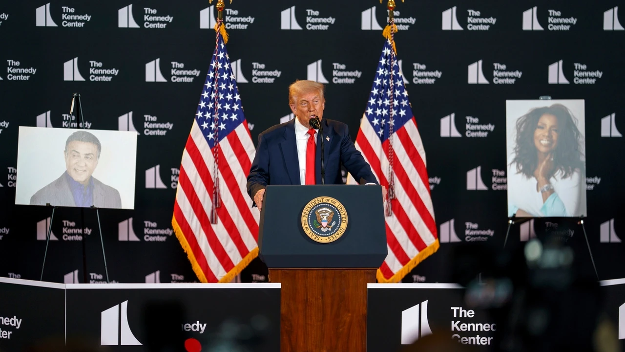 Trump otorga a Sylvester Stallone, Gloria Gaynor y Kiss los Premios del Centro Kennedy