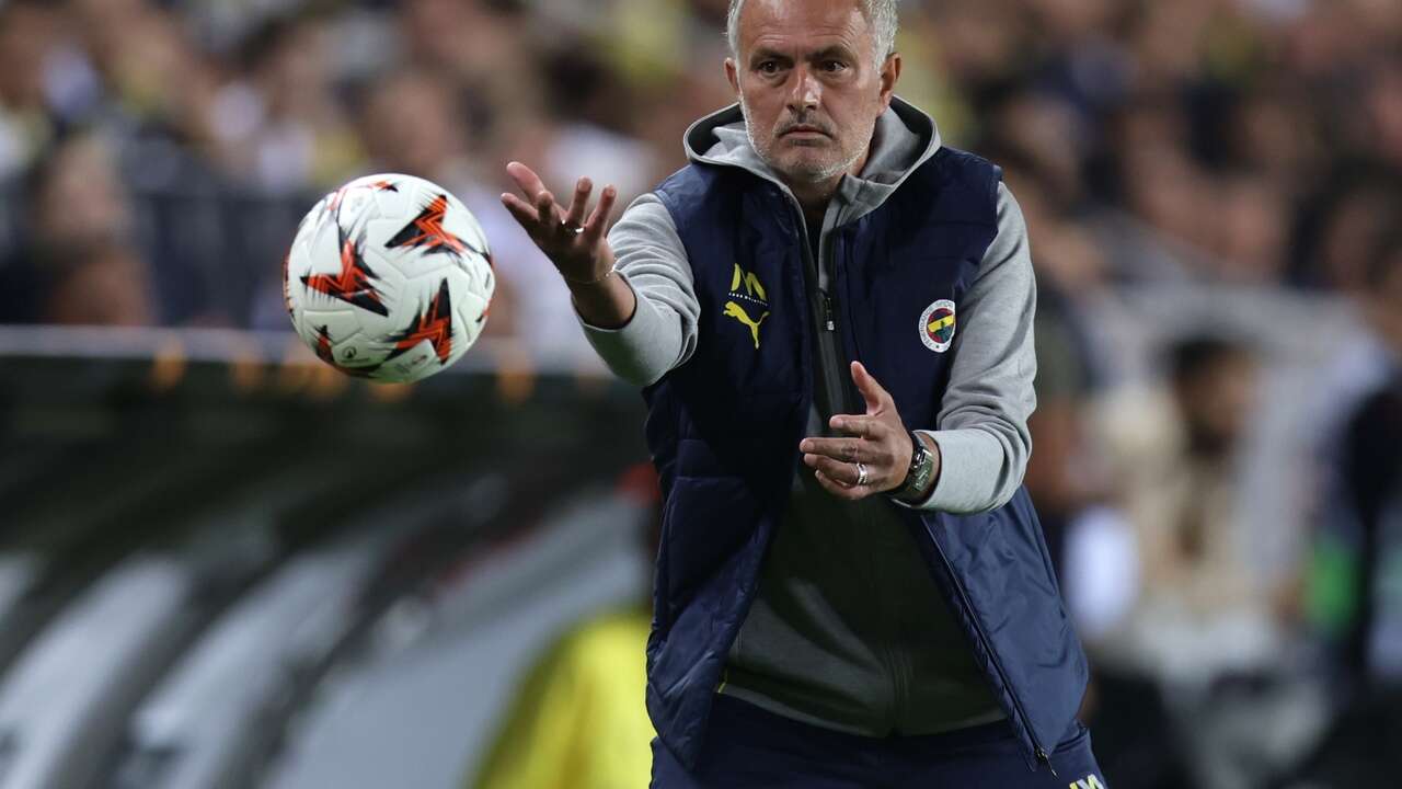 La acción sin precedentes de Mourinho ante una cámara después de un gol anulado