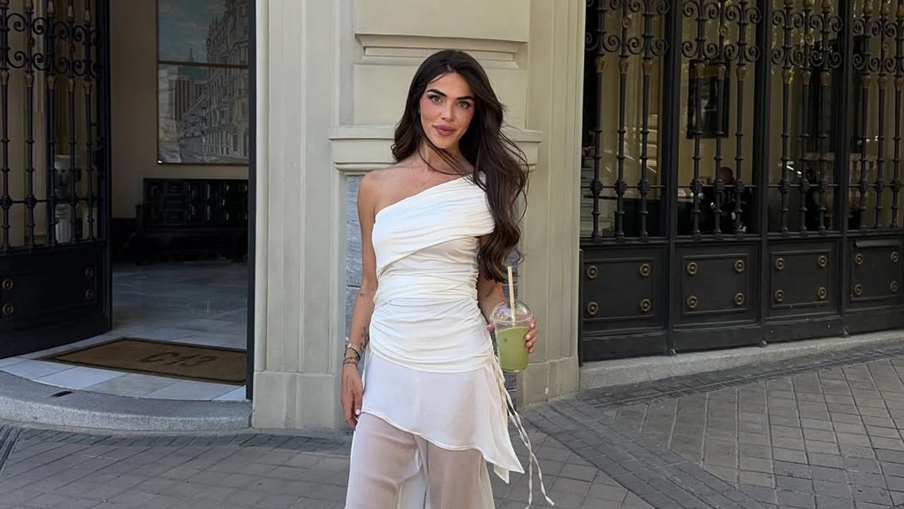 Flechazo absoluto con el pantalón pareo de Parfois que ya ha estrenado Violeta Mangriñán por las calles de Madrid