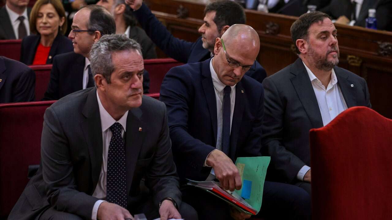 El TC tumba el decreto ley de la Generalitat para avalar las fianzas a los líderes del procés