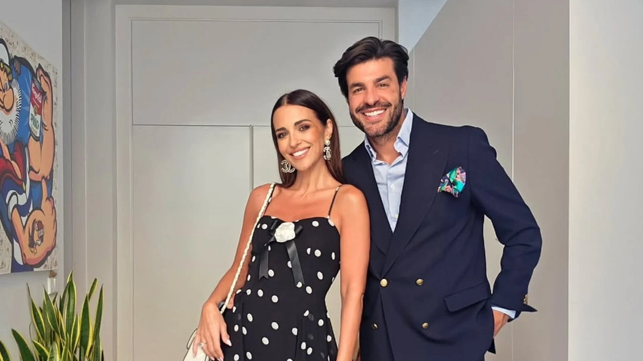 Paula Echevarría y su look perfecto para una cena de verano en el norte: rayas marineras y mucho glamour