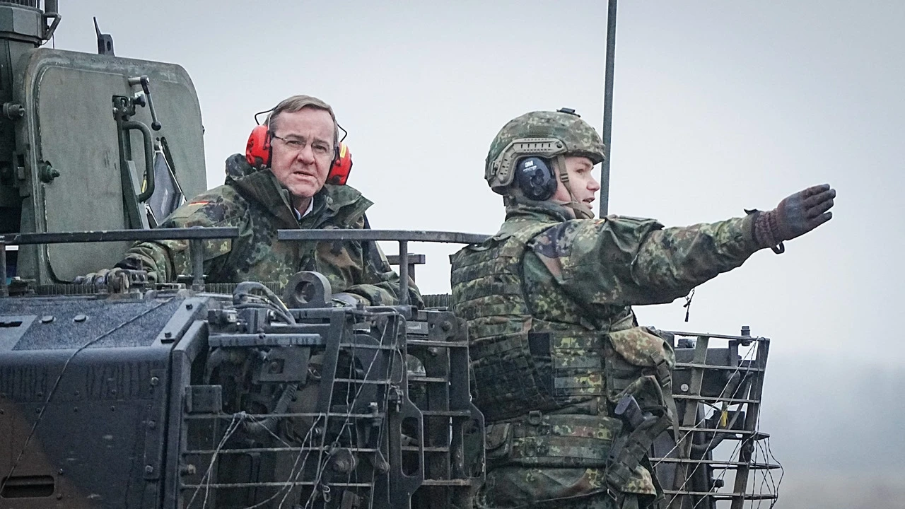 Alemania necesitará entre 50.000 y 60.000 soldados adicionales, dice su ministro de Defensa