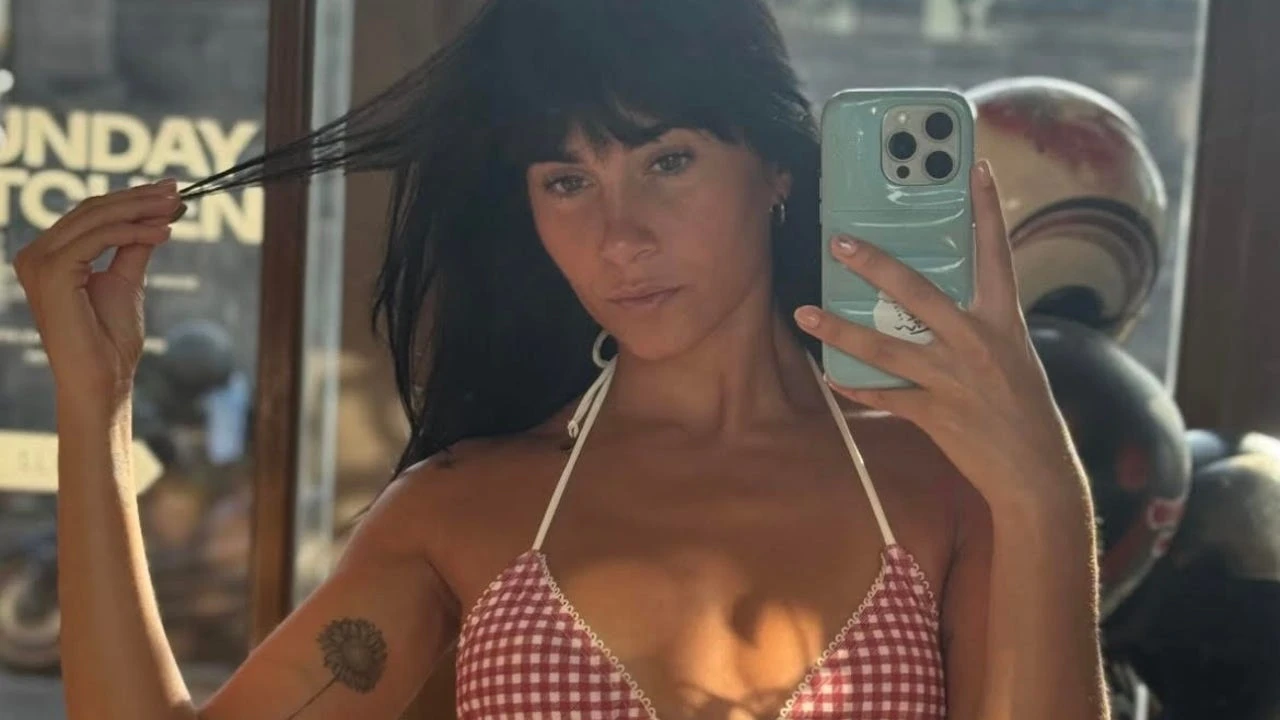Aitana apuesta por el estampado vichy en sus románticas vacaciones en Bali junto a Plex